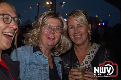 Tent was weer afgeladen op de eerste avond van het BigPop Festival met Zeroos Heroes, Piraten Power Hour en Outsiders.  - © NWVFoto.nl