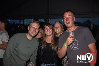 Tent was weer afgeladen op de eerste avond van het BigPop Festival met Zeroos Heroes, Piraten Power Hour en Outsiders.  - © NWVFoto.nl