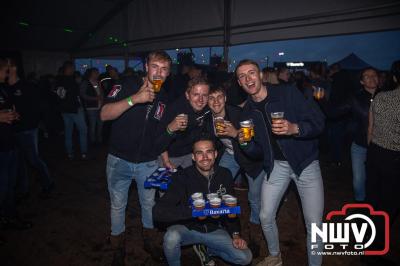 Tent was weer afgeladen op de eerste avond van het BigPop Festival met Zeroos Heroes, Piraten Power Hour en Outsiders.  - © NWVFoto.nl