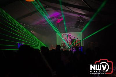 Tent was weer afgeladen op de eerste avond van het BigPop Festival met Zeroos Heroes, Piraten Power Hour en Outsiders.  - © NWVFoto.nl