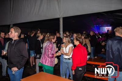 Tent was weer afgeladen op de eerste avond van het BigPop Festival met Zeroos Heroes, Piraten Power Hour en Outsiders.  - © NWVFoto.nl