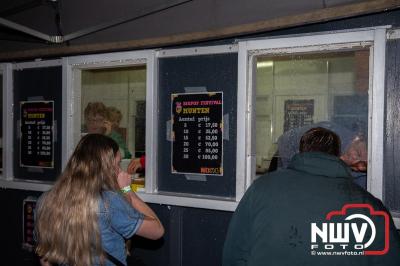 Tent was weer afgeladen op de eerste avond van het BigPop Festival met Zeroos Heroes, Piraten Power Hour en Outsiders.  - © NWVFoto.nl