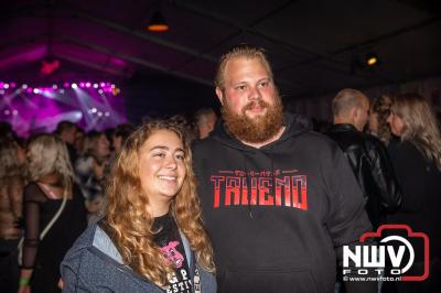 Tent was weer afgeladen op de eerste avond van het BigPop Festival met Zeroos Heroes, Piraten Power Hour en Outsiders.  - © NWVFoto.nl