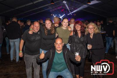 Tent was weer afgeladen op de eerste avond van het BigPop Festival met Zeroos Heroes, Piraten Power Hour en Outsiders.  - © NWVFoto.nl