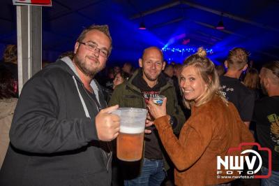 Tent was weer afgeladen op de eerste avond van het BigPop Festival met Zeroos Heroes, Piraten Power Hour en Outsiders.  - © NWVFoto.nl