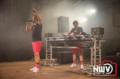 Tent was weer afgeladen op de eerste avond van het BigPop Festival met Zeroos Heroes, Piraten Power Hour en Outsiders.  - © NWVFoto.nl