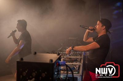 Tent was weer afgeladen op de eerste avond van het BigPop Festival met Zeroos Heroes, Piraten Power Hour en Outsiders.  - © NWVFoto.nl