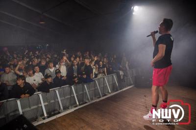 Tent was weer afgeladen op de eerste avond van het BigPop Festival met Zeroos Heroes, Piraten Power Hour en Outsiders.  - © NWVFoto.nl