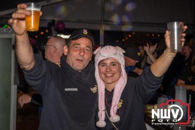 Tent was weer afgeladen op de eerste avond van het BigPop Festival met Zeroos Heroes, Piraten Power Hour en Outsiders.  - © NWVFoto.nl