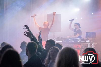 Tent was weer afgeladen op de eerste avond van het BigPop Festival met Zeroos Heroes, Piraten Power Hour en Outsiders.  - © NWVFoto.nl