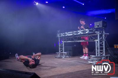 Tent was weer afgeladen op de eerste avond van het BigPop Festival met Zeroos Heroes, Piraten Power Hour en Outsiders.  - © NWVFoto.nl