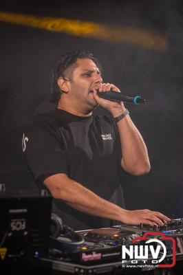 Tent was weer afgeladen op de eerste avond van het BigPop Festival met Zeroos Heroes, Piraten Power Hour en Outsiders.  - © NWVFoto.nl