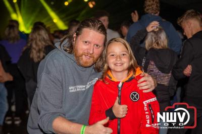 Tent was weer afgeladen op de eerste avond van het BigPop Festival met Zeroos Heroes, Piraten Power Hour en Outsiders.  - © NWVFoto.nl