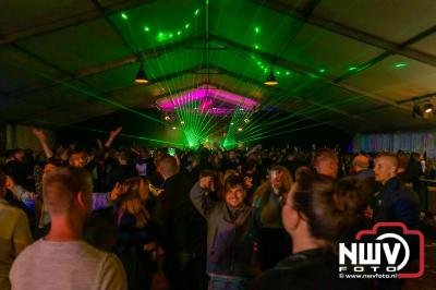 Tent was weer afgeladen op de eerste avond van het BigPop Festival met Zeroos Heroes, Piraten Power Hour en Outsiders.  - © NWVFoto.nl