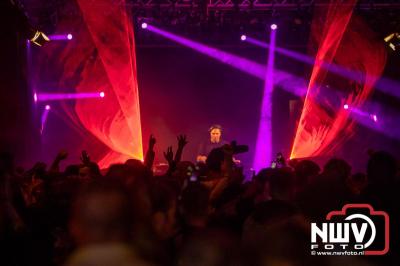 Tent was weer afgeladen op de eerste avond van het BigPop Festival met Zeroos Heroes, Piraten Power Hour en Outsiders.  - © NWVFoto.nl