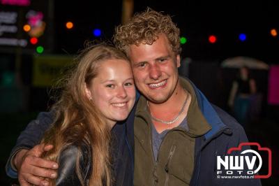 Tent was weer afgeladen op de eerste avond van het BigPop Festival met Zeroos Heroes, Piraten Power Hour en Outsiders.  - © NWVFoto.nl