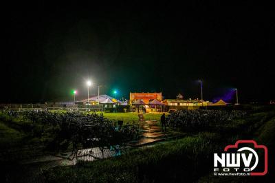 Tent was weer afgeladen op de eerste avond van het BigPop Festival met Zeroos Heroes, Piraten Power Hour en Outsiders.  - © NWVFoto.nl