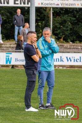 Bezoekers van een afgeladen Sportpark Mulderssingel in Wezep zien Ajax met 2-1 winnen in het oefenduel tegen Rangers FC. - © NWVFoto.nl