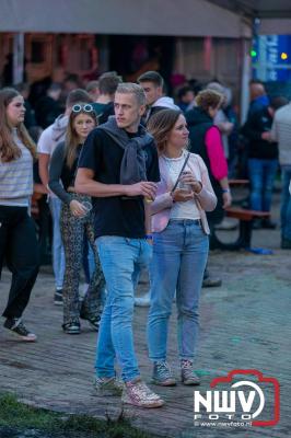 Zaterdagavond in de polder van Oosterwolde was het één en al gezelligheid bij het BigPop Festival, editie 2024. - © NWVFoto.nl