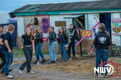 Zaterdagavond in de polder van Oosterwolde was het één en al gezelligheid bij het BigPop Festival, editie 2024. - © NWVFoto.nl