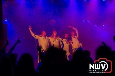 Zaterdagavond in de polder van Oosterwolde was het één en al gezelligheid bij het BigPop Festival, editie 2024. - © NWVFoto.nl