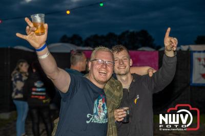 Zaterdagavond in de polder van Oosterwolde was het één en al gezelligheid bij het BigPop Festival, editie 2024. - © NWVFoto.nl