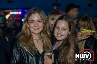 Zaterdagavond in de polder van Oosterwolde was het één en al gezelligheid bij het BigPop Festival, editie 2024. - © NWVFoto.nl