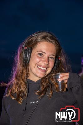 Zaterdagavond in de polder van Oosterwolde was het één en al gezelligheid bij het BigPop Festival, editie 2024. - © NWVFoto.nl