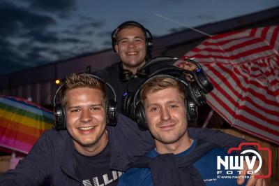 Zaterdagavond in de polder van Oosterwolde was het één en al gezelligheid bij het BigPop Festival, editie 2024. - © NWVFoto.nl