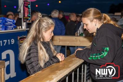 Zaterdagavond in de polder van Oosterwolde was het één en al gezelligheid bij het BigPop Festival, editie 2024. - © NWVFoto.nl