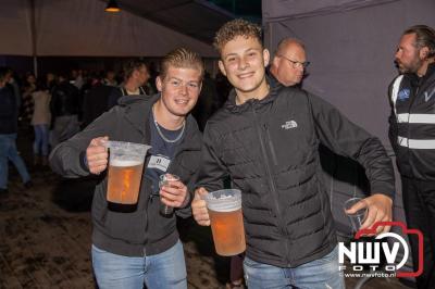 Zaterdagavond in de polder van Oosterwolde was het één en al gezelligheid bij het BigPop Festival, editie 2024. - © NWVFoto.nl