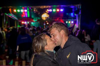 Zaterdagavond in de polder van Oosterwolde was het één en al gezelligheid bij het BigPop Festival, editie 2024. - © NWVFoto.nl