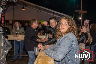 Zaterdagavond in de polder van Oosterwolde was het één en al gezelligheid bij het BigPop Festival, editie 2024. - © NWVFoto.nl