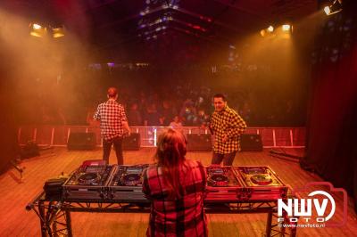 Zaterdagavond in de polder van Oosterwolde was het één en al gezelligheid bij het BigPop Festival, editie 2024. - © NWVFoto.nl