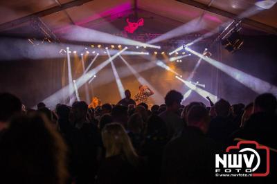 Zaterdagavond in de polder van Oosterwolde was het één en al gezelligheid bij het BigPop Festival, editie 2024. - © NWVFoto.nl