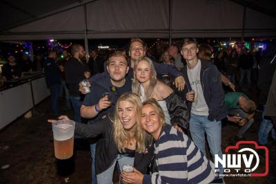 Zaterdagavond in de polder van Oosterwolde was het één en al gezelligheid bij het BigPop Festival, editie 2024. - © NWVFoto.nl