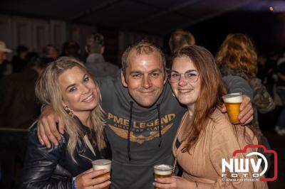 Zaterdagavond in de polder van Oosterwolde was het één en al gezelligheid bij het BigPop Festival, editie 2024. - © NWVFoto.nl