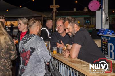 Zaterdagavond in de polder van Oosterwolde was het één en al gezelligheid bij het BigPop Festival, editie 2024. - © NWVFoto.nl