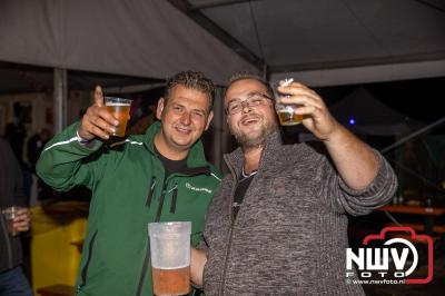 Zaterdagavond in de polder van Oosterwolde was het één en al gezelligheid bij het BigPop Festival, editie 2024. - © NWVFoto.nl