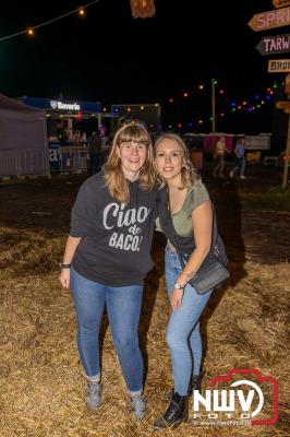 Zaterdagavond in de polder van Oosterwolde was het één en al gezelligheid bij het BigPop Festival, editie 2024. - © NWVFoto.nl