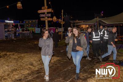 Zaterdagavond in de polder van Oosterwolde was het één en al gezelligheid bij het BigPop Festival, editie 2024. - © NWVFoto.nl