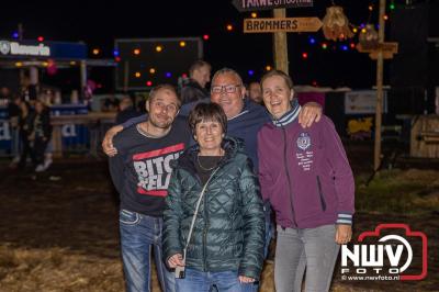 Zaterdagavond in de polder van Oosterwolde was het één en al gezelligheid bij het BigPop Festival, editie 2024. - © NWVFoto.nl