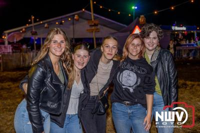 Zaterdagavond in de polder van Oosterwolde was het één en al gezelligheid bij het BigPop Festival, editie 2024. - © NWVFoto.nl