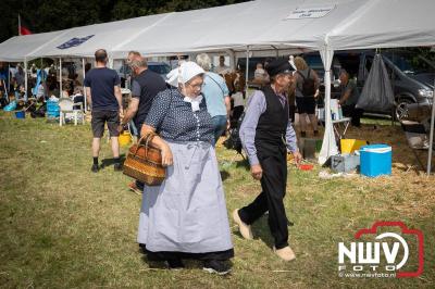 Oogstfeest en Fokveedag in Oldebroek: Een Nostalgische Boerendag voor Jong en Oud - © NWVFoto.nl