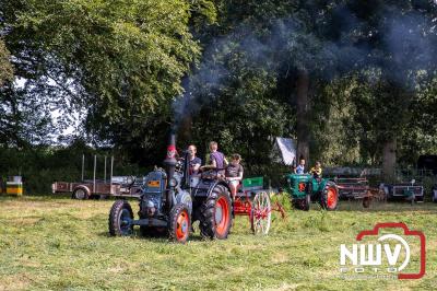 Tractoren oude ambachten ingrediënten voor de Oogstdag Wittensteinse Alle Kamperveen. - © NWVFoto.nl