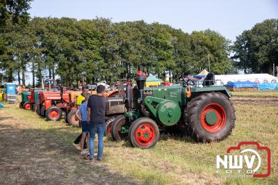 Tractoren oude ambachten ingrediënten voor de Oogstdag Wittensteinse Alle Kamperveen. - © NWVFoto.nl