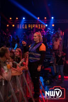 Uitverkocht Mega Piraten Festijn weer groot succes in Oldebroek.  - © NWVFoto.nl