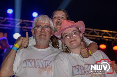 Uitverkocht Mega Piraten Festijn weer groot succes in Oldebroek.  - © NWVFoto.nl