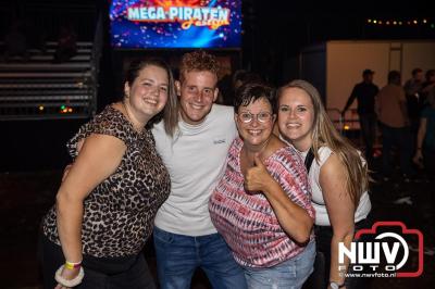 Uitverkocht Mega Piraten Festijn weer groot succes in Oldebroek.  - © NWVFoto.nl