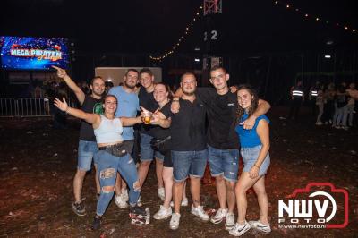 Uitverkocht Mega Piraten Festijn weer groot succes in Oldebroek.  - © NWVFoto.nl